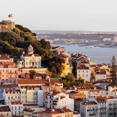 Modern & Bright Avenidas Novas By Homing *