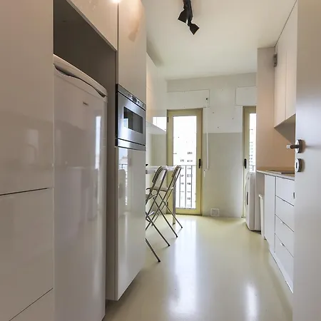 Modern & Bright Avenidas Novas By Homing Lisboa