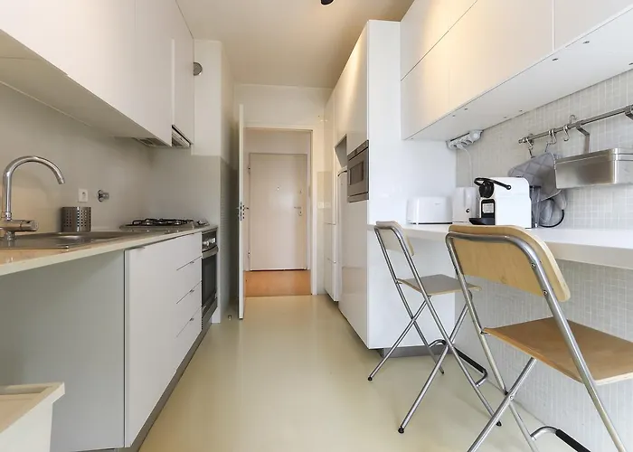 Modern & Bright Avenidas Novas By Homing Lisboa